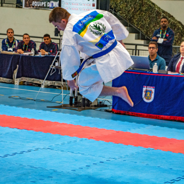 CMA é ouro no kata feminino e CMS, no masculino 